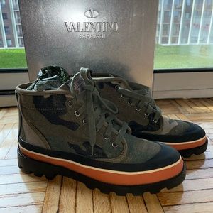 Valentino Camo sneaker/boot